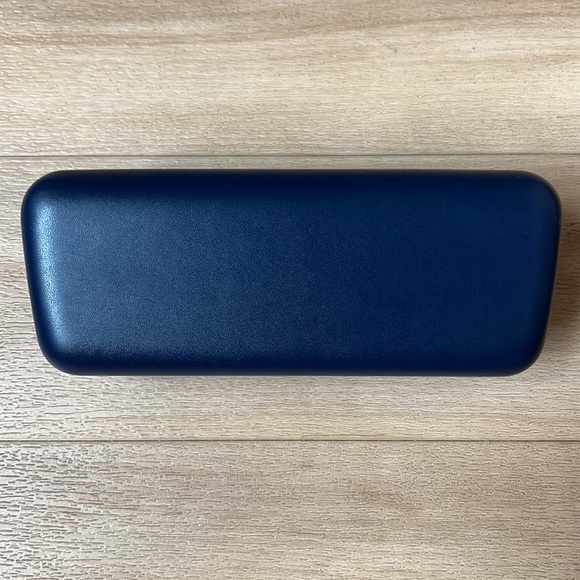 Lacoste Sunglasses Case - Picture 3 of 7